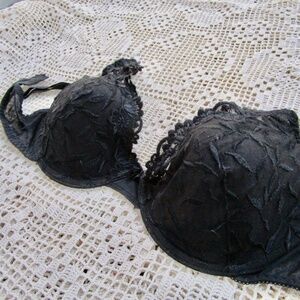 lacy black Wonderbra, plunge, convertible, size 38d